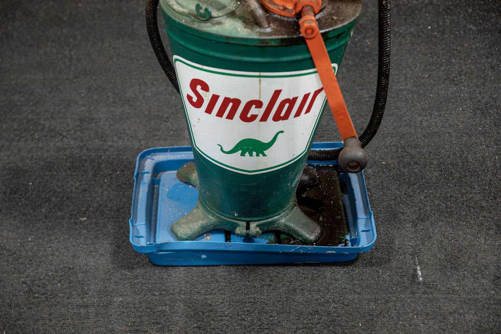 Sinclair Oil Dispenser - 7