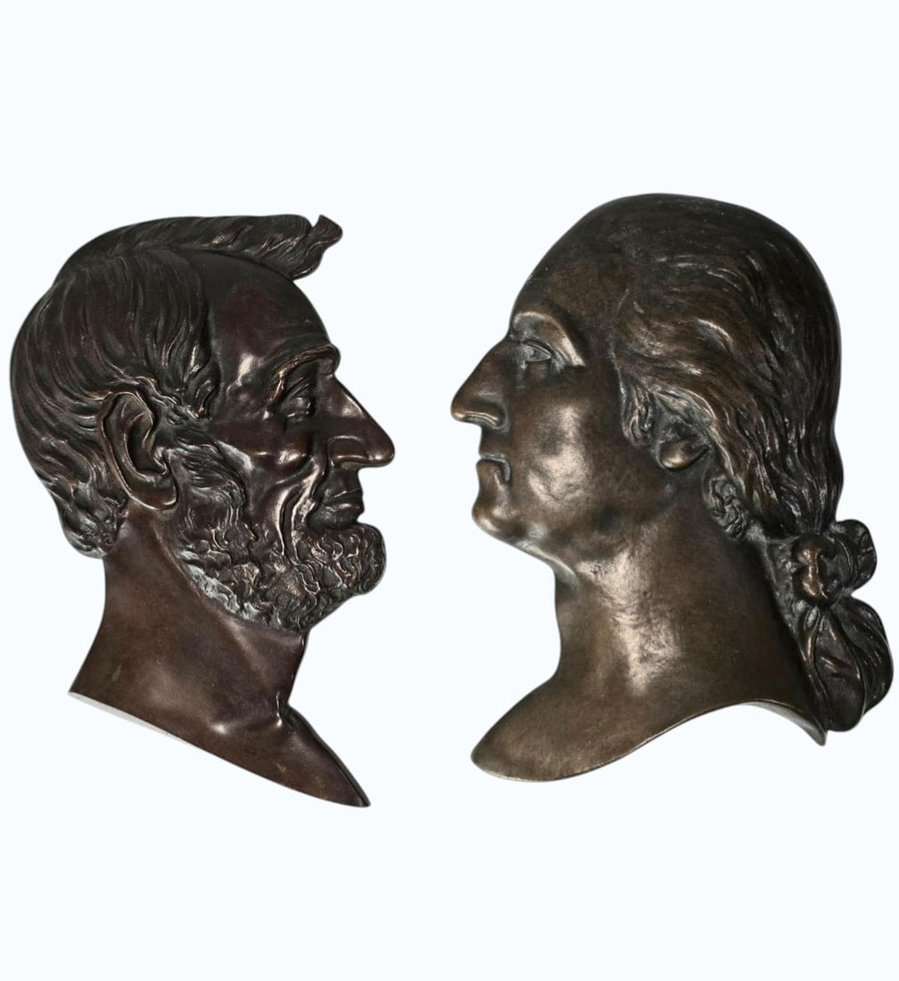 Pair Of Fine Antique Bronze Bust Plaques Abraham Lincoln And George Washington: Pair Of Fine Antique Bronze Bust Plaques Abraham Lincoln And George Washington. See Pics. Measures 11.5" X 7.5" X 1.5". All items must be retrieved or shipped within 15 days of auction end. Items rema