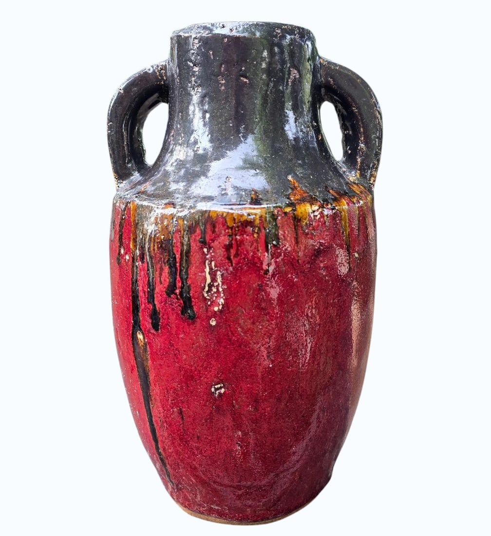 Early Antique Chinese Oxblood Glaze Wall Pocket Possibly 18th C: Early Antique Chinese Oxblood Glaze Wall Pocket Possibly 18th C. Measures 11 1/4" X 6 1/2" X 4". Items remaining in our possession after this time will be subject to forfeit or storage charges.