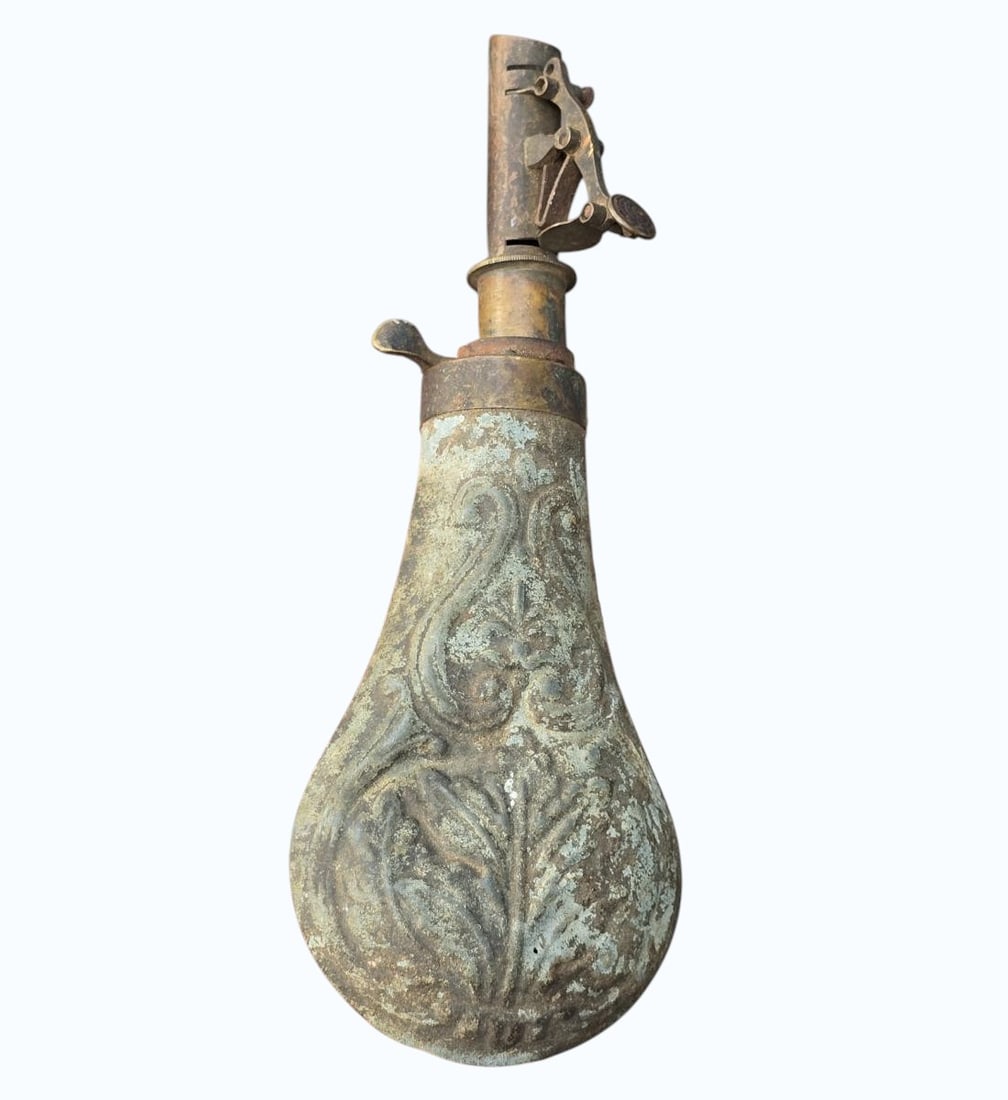 Antique Civil War Era Powder Flask: Antique Civil War Era Powder Flask. Measures 8 3/4" X 3.5" X 1.5". Items remaining in our possession after this time will be subject to forfeit or storage charges.