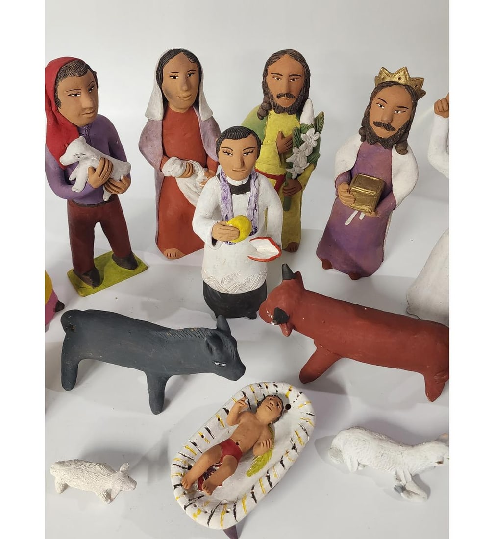 A Rare Vintage Polychrome Terra Cotta Nativity Set Large Pieces - 2