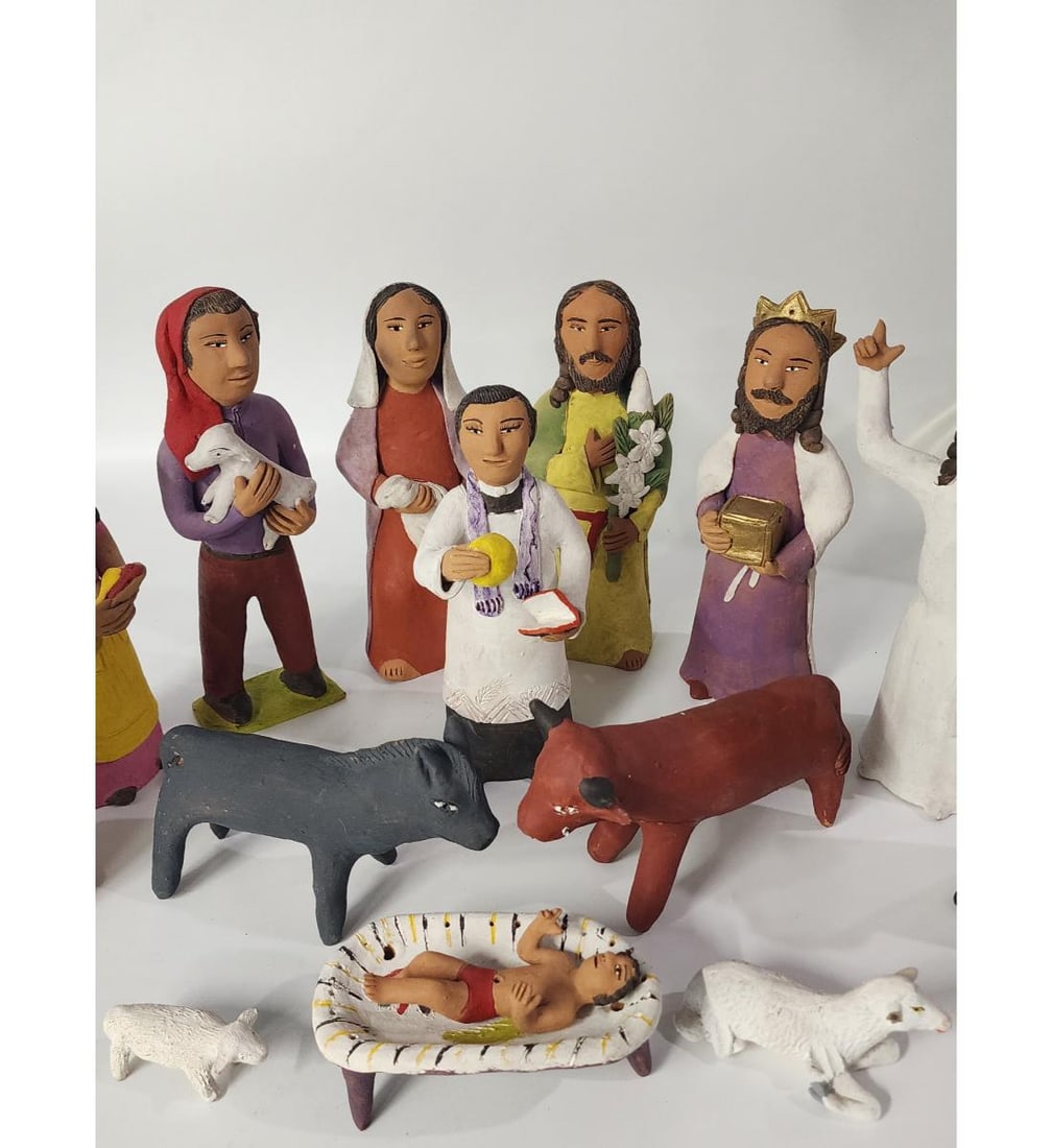 A Rare Vintage Polychrome Terra Cotta Nativity Set Large Pieces - 8