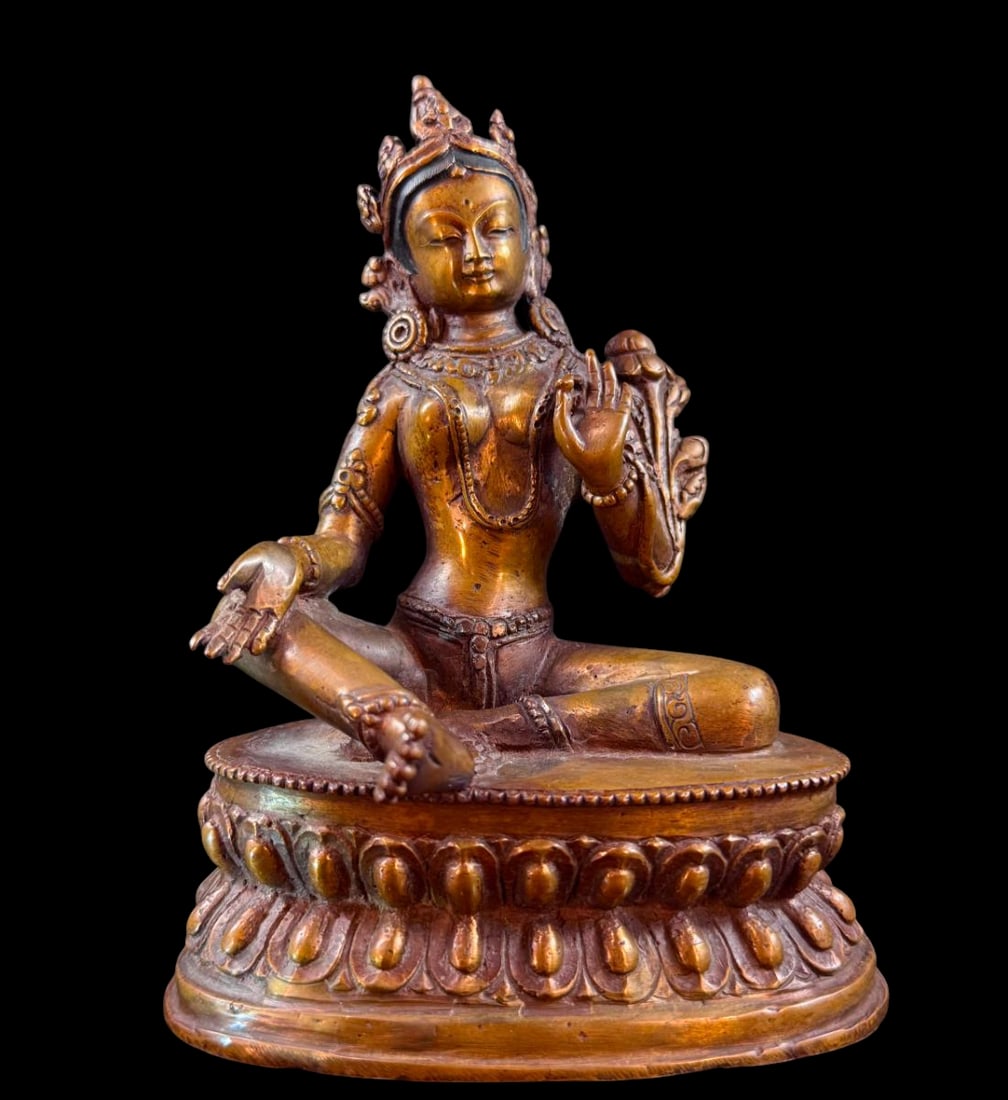 18-19tjh C Bronze Green Tara Seated On A Raised Lotus / Seated Buddha: 18th / 19th century bronze green Tara Buddha in seated pose on raised lotus form base. Measures 7” tall. PLEASE NOTE THIS ESTATE AND ITEMS ARE IN ST CHARLES MO, ITEMS WILL BE SHIPPED OR PICKED U