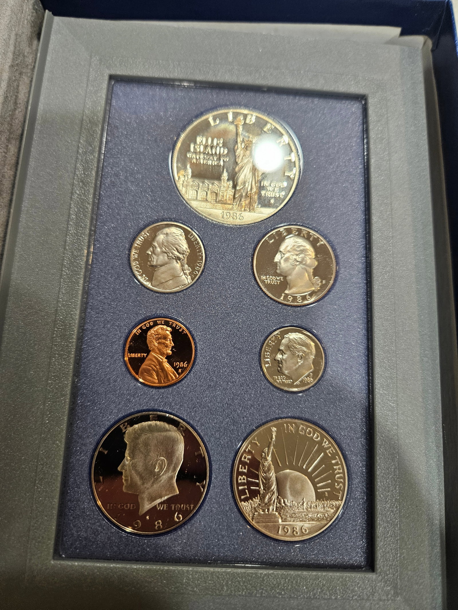 1986 UNITED STATES MINT PRESTIGE SET (1 of 4)