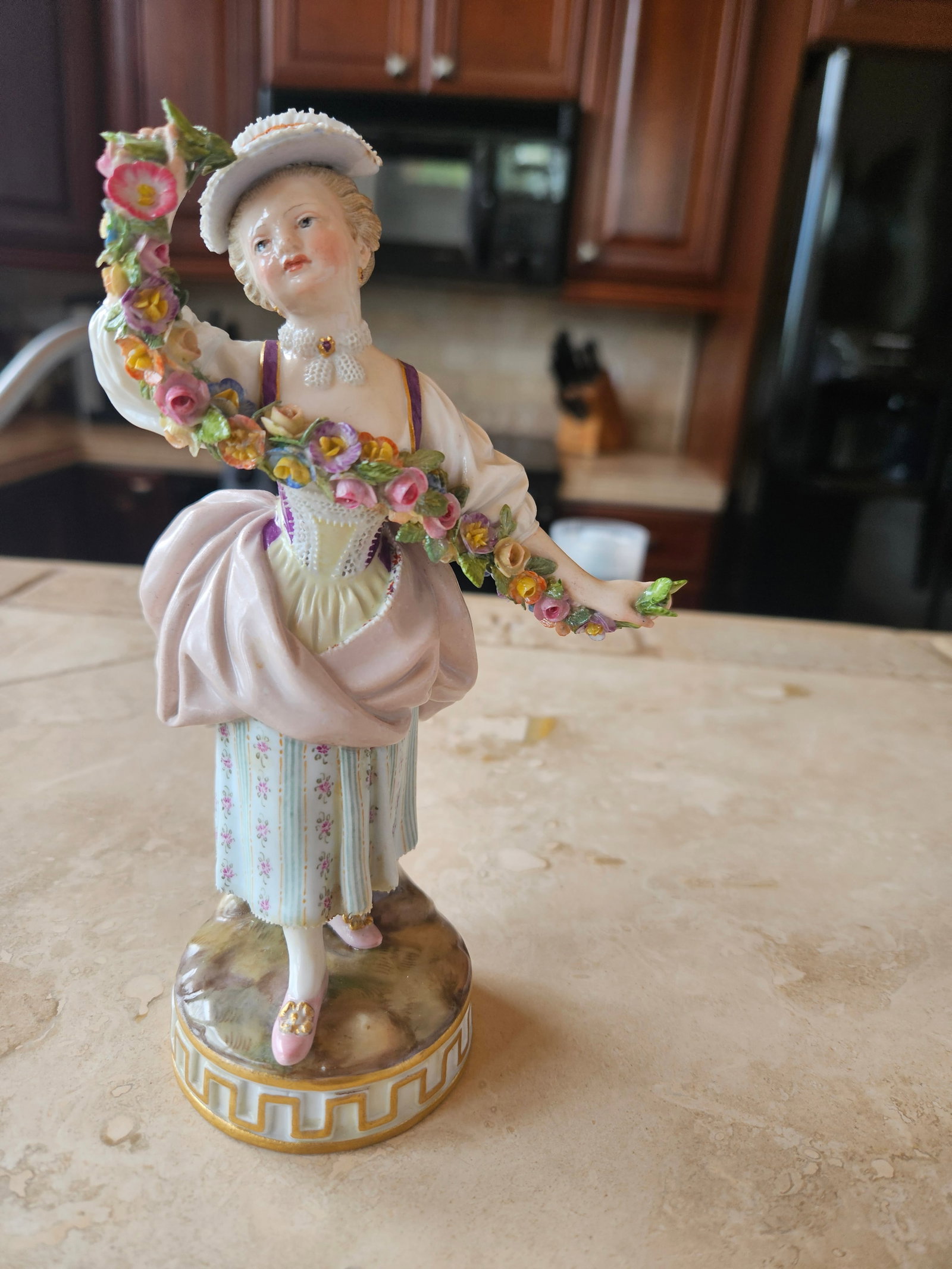 Meissen Lady Gardener  (1 of 11)