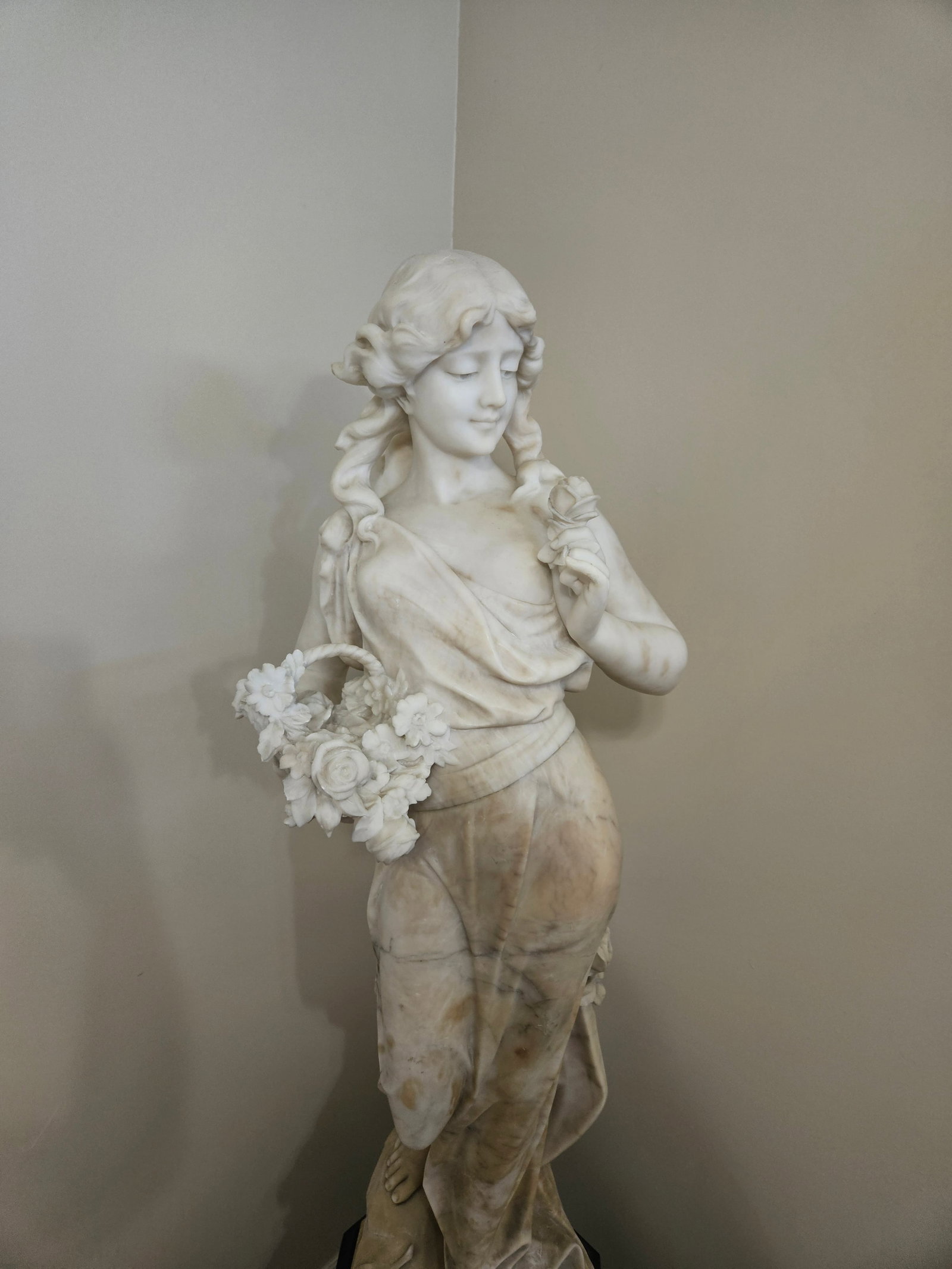 MARBLE SCULPTURE OF A GIRL SMELLING A ROSE (1 of 12)