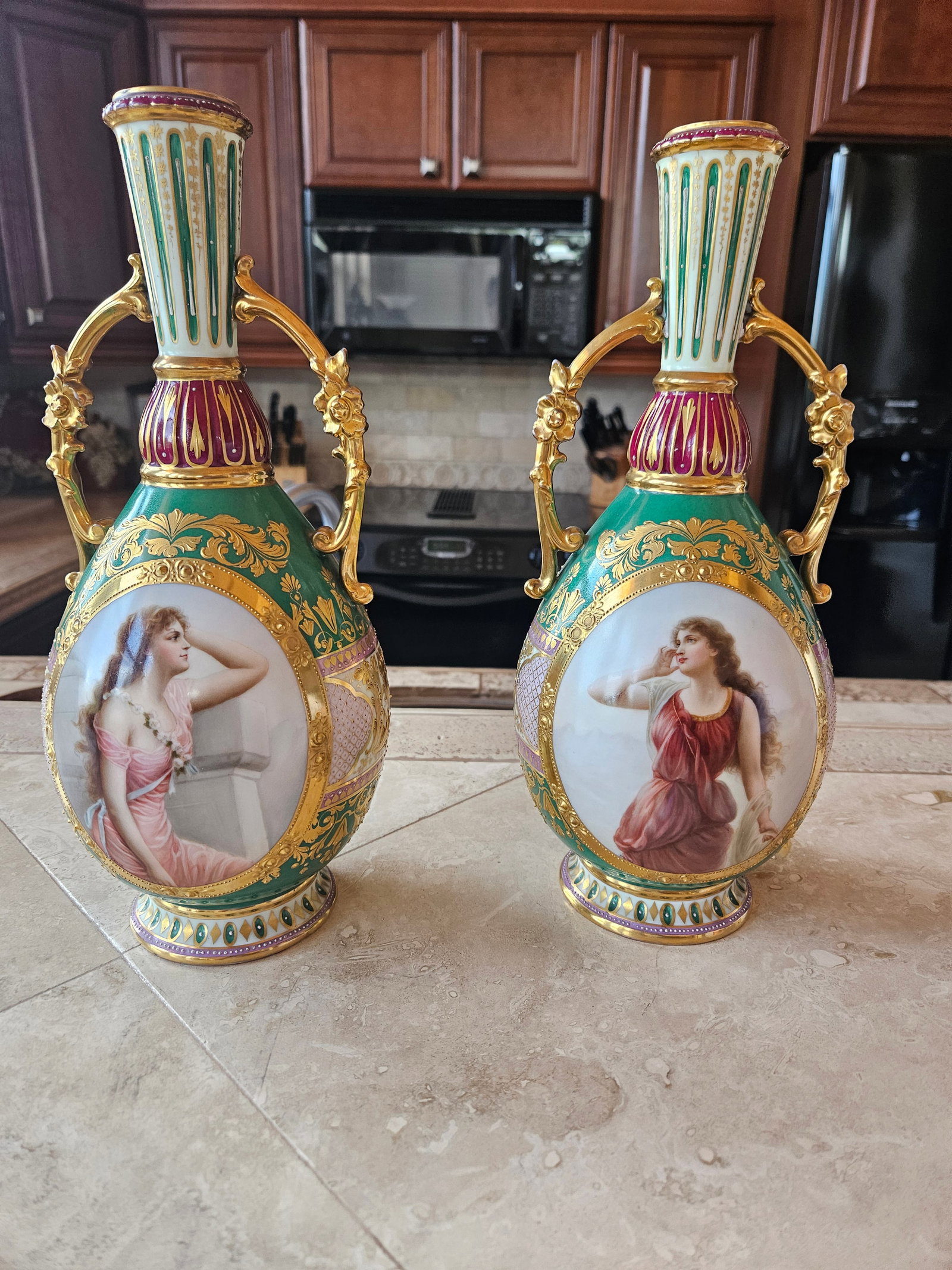 This Royal Vienna Longing vase circa 1768 (1 of 8)