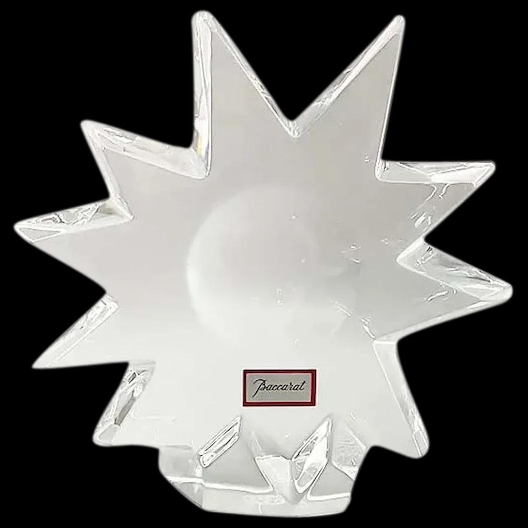 Star Paperweight: Baccarat makes custom trophies and prestigious awards for many different organizations. This beautiful crystal can be personalized by an engraver. Best Mom, World’s Greatest Dad, Worlds’s