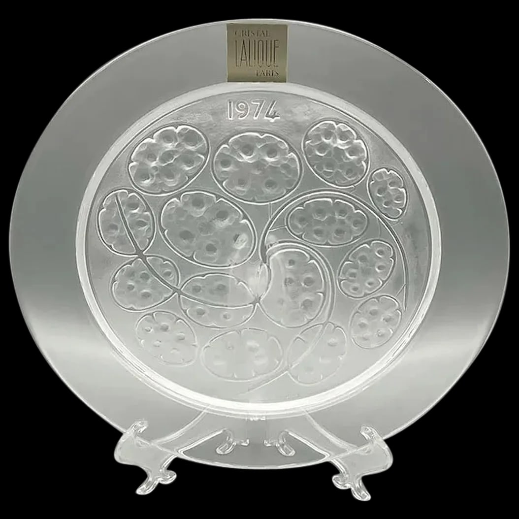 Collectors Plate: Lalique 1974 Sous d Argent Silver Pennies crystal collectors plate designed by Marie Claude Lalique very collectible. Silver Pennies in France is known as “The Pope’s Money.” The lea