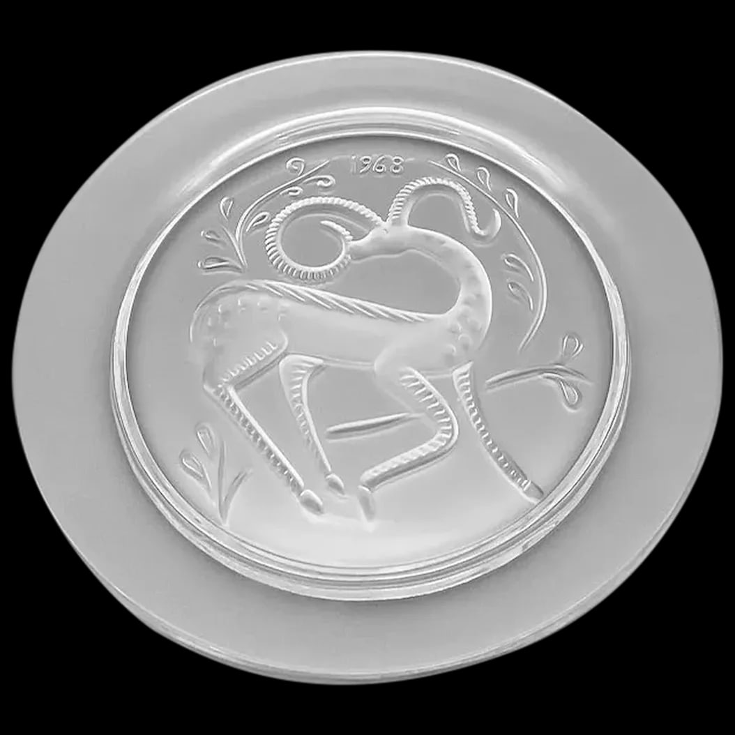 Collectors Plate: Lalique 1968 Gazelle Fantaisie Designed by Marie Claude Lalique was limited to under 8,000 pieces. It is part of her annual collector series for year 1968. It is both clear and frosted. It comes in