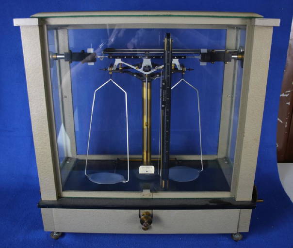Ainsworth & Sons Scientific Scale