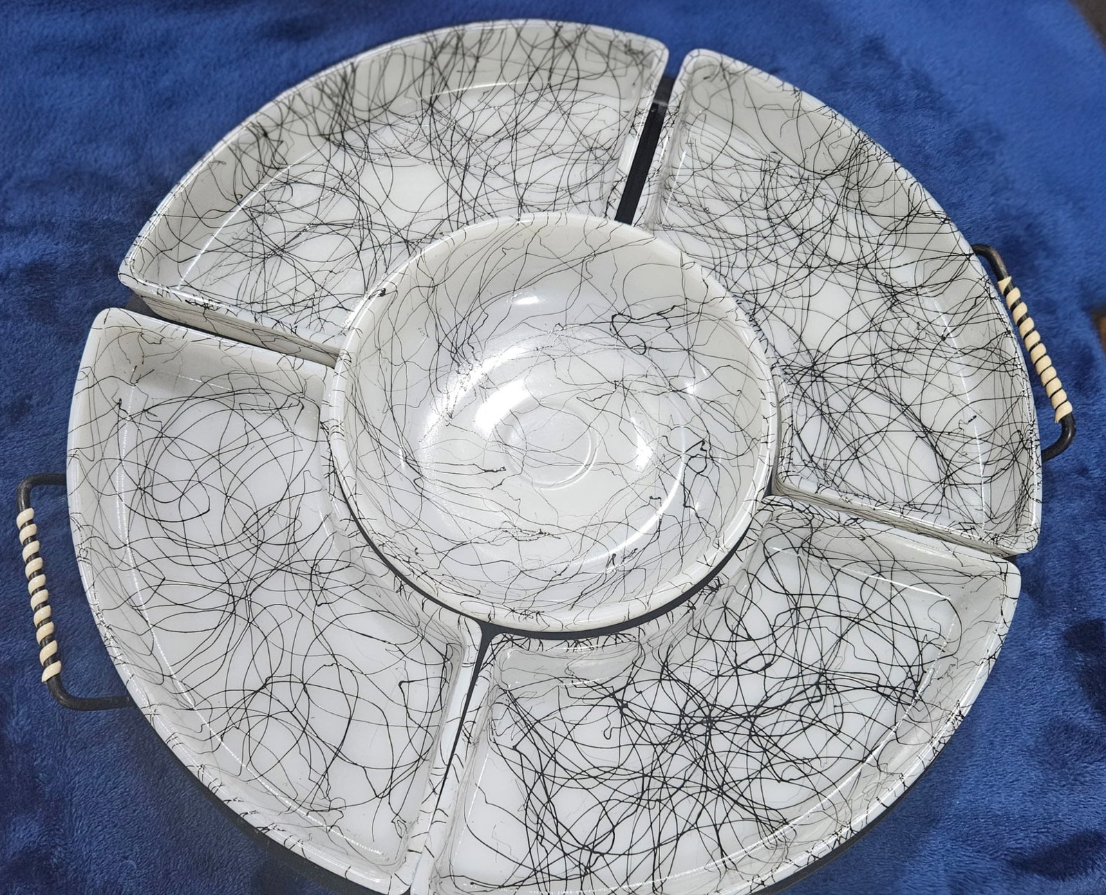 Vintage Hazel Atlas Black Drizzle String Spaghetti MCM Milk Glass Lazy Susan: This Mid Century Modern 5 pc serving set is from the 1950's. It features a center bowl for dip surrounded by four wedge shaped trays for snacks or appetizers. The entire set sits on rotating base or