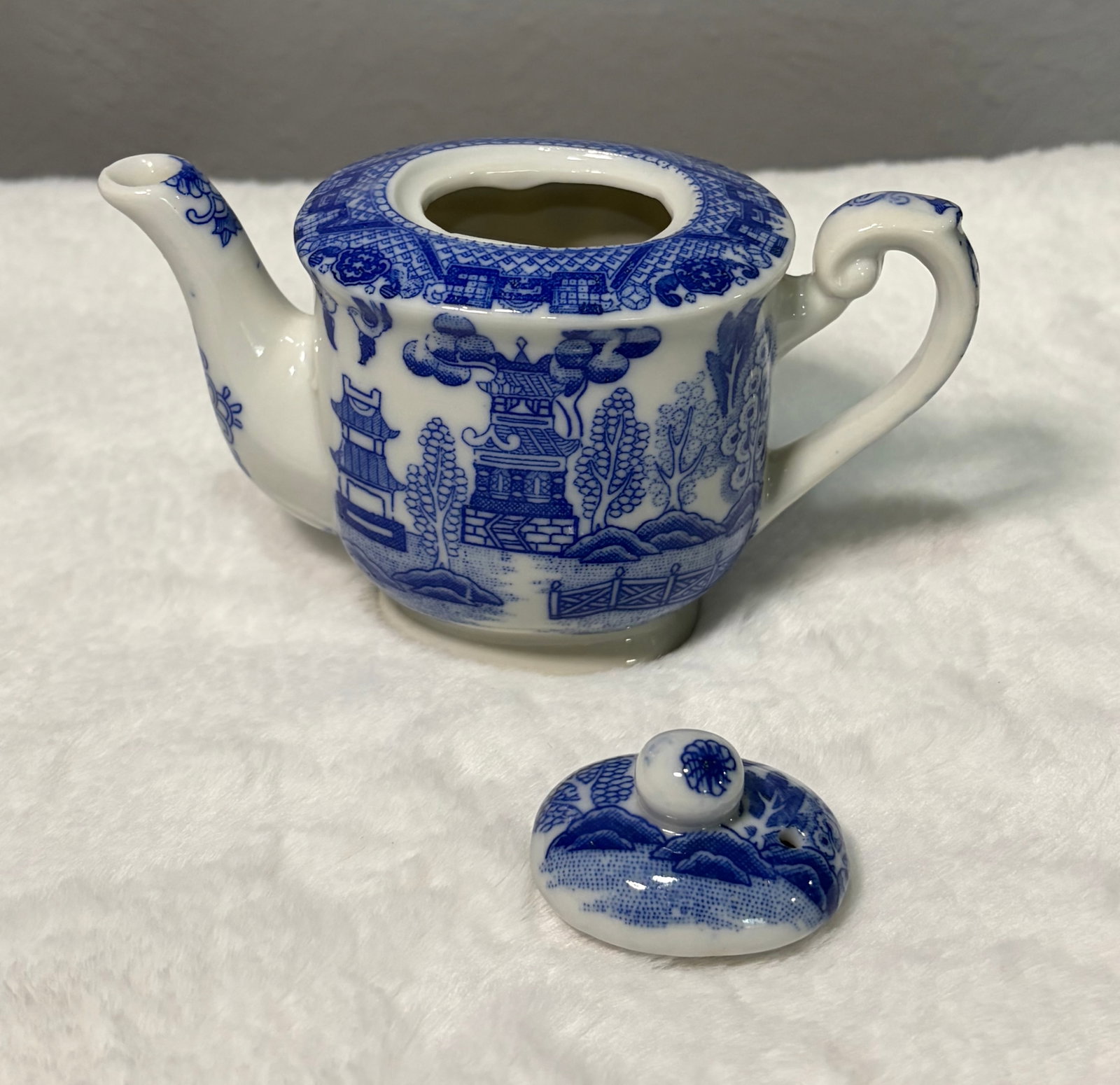 Blue Willow Toy Tea Set - 4