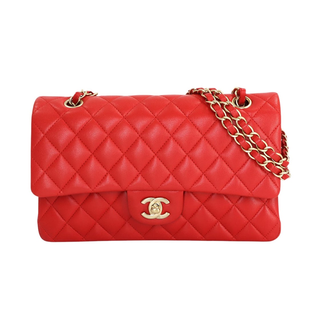 Chanel Matelasse 25: ChanelModel : Matelassé 25Material : Cuir d’agneau rouge, finitions doréesSize : 25 x 15 x 6,5 cm, bandoulière : 54-90 cmIncluded : Bag, box, storage bag, warranty card, booklet, polishing cloth