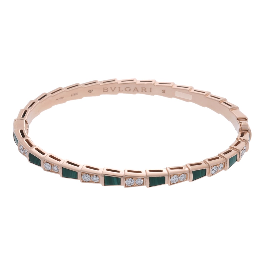 Bvlgari Serpenti Viper: BvlgariModel : Serpenti ViperMaterial : Or rose 18 carats (16,1 g), diamant, malachiteSize : SCondition : ExcellentEra : RecentIncluded : Bracelet
