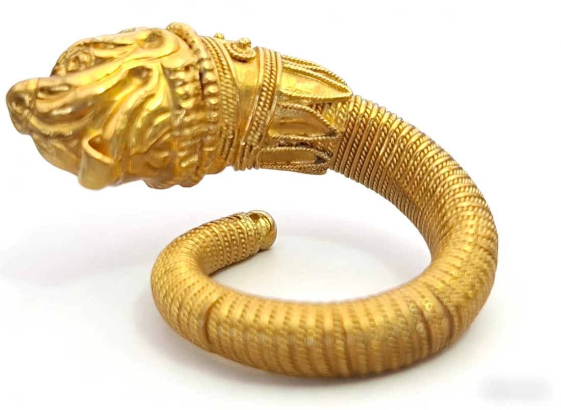 K22 Ring: Type: RingMetal:22K GoldWeight:11.58 gramsSize:4 (US)Diamond:N/ACondition: Pre-OwnedSigned By: N/A