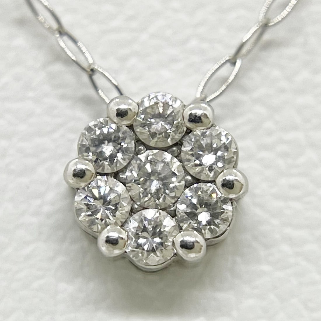 Pt900 Diamond Necklace (1 of 3)