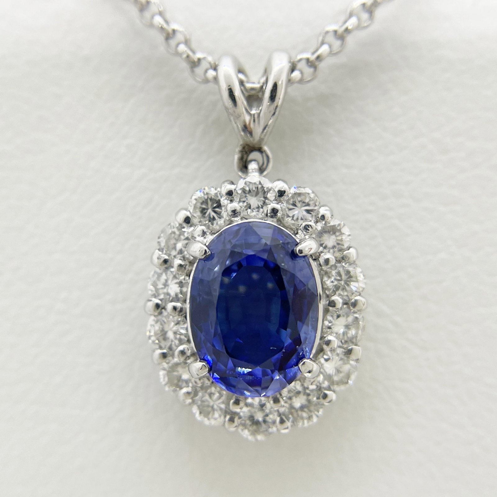 Pt900 Sapphire Diamond Necklace: Type: NecklaceMetal:PlatinumSapphire:1.84ctDiamond:0.53ctSize:41cmSigned By: N/A