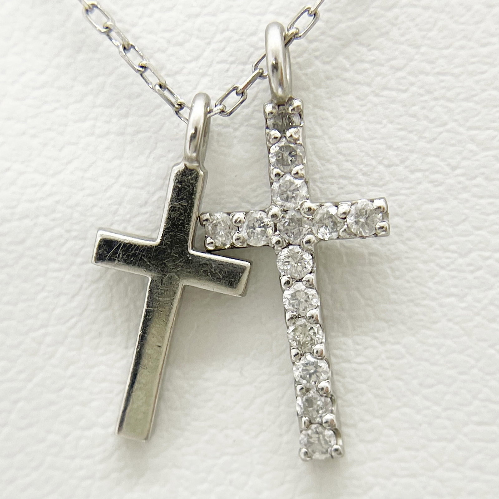 Pt850/Pt900 Diamond Necklace: Type: NecklaceMetal:PlatinumDiamond:0.14ctSize:41cmSigned By: N/A