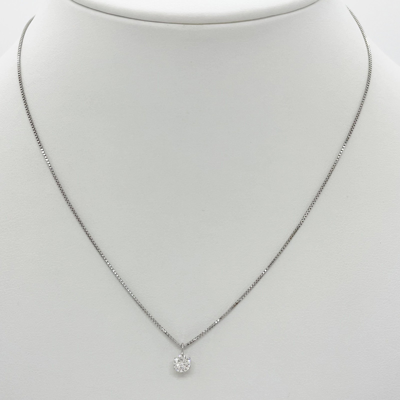 Pt850 Diamond Necklace: Type: NecklaceMetal:PlatinumDiamond:0.379ctSize:40mSigned By: N/A