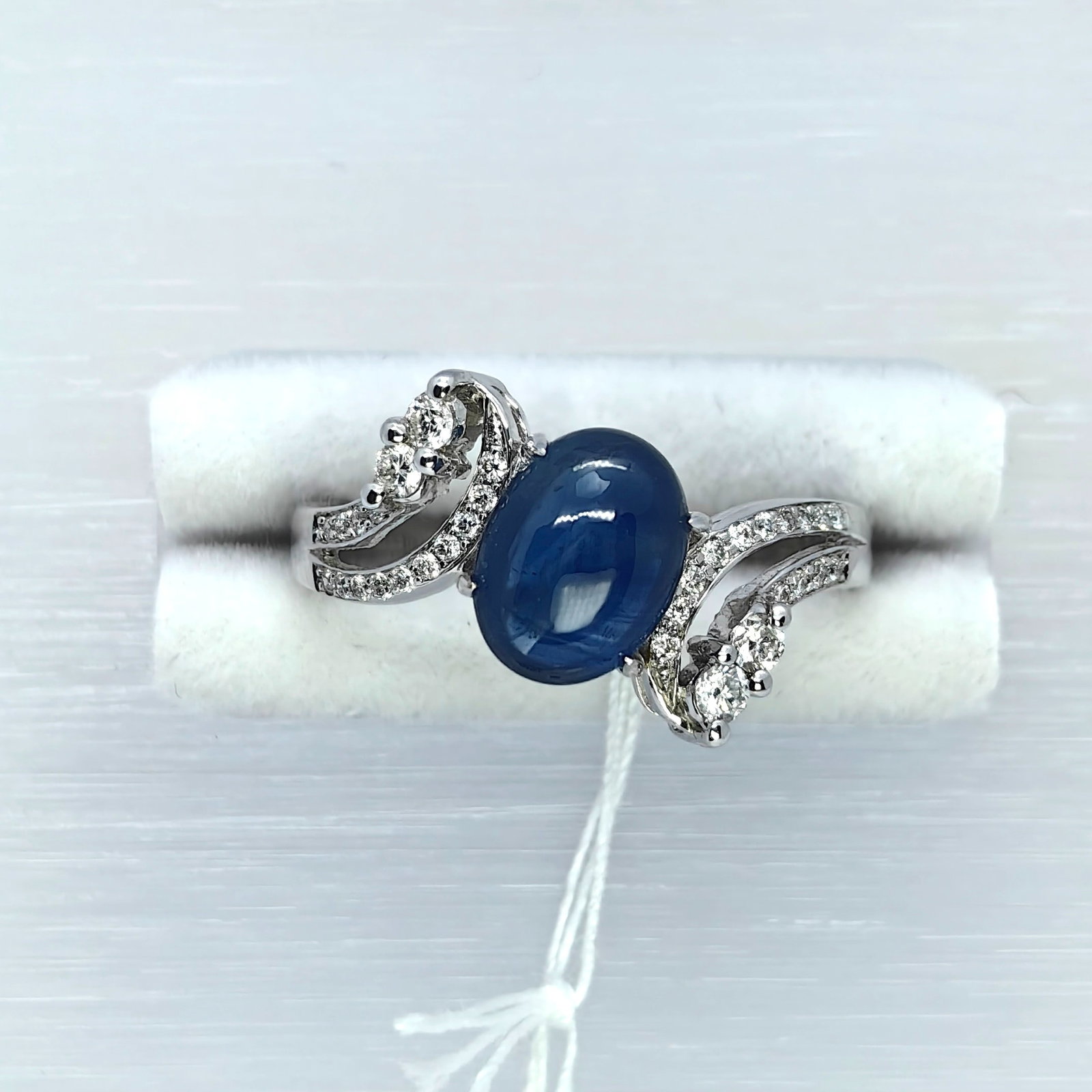 18K Sapphire Diamond Ring: Type: Ring Metal:18K White GoldSapphire :2.06ctDiamond:0.22ctSize:6.5(US)Signed By: N/A