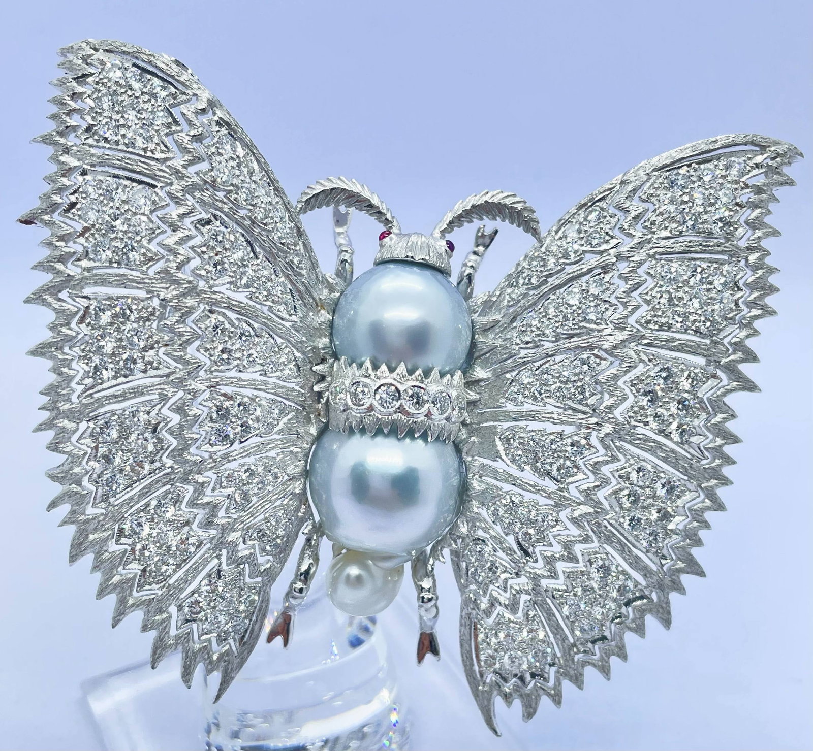 K18 Pearl Diamond Brooch: Type: Brooch Metal:18K Size:N/A Signed By:N/A