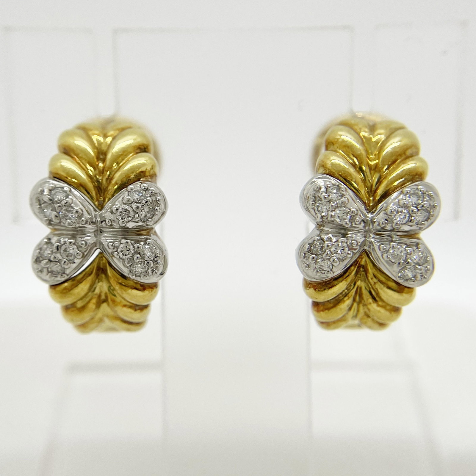 K18/PT900 Diamond Earring: Type: Earring Material:K18/Platinum Diamond:0.20ct Sizs:N/A Signed By:N/A