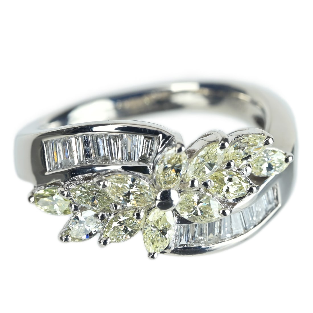 Pt900 Diamond Ring: Type: Ring Metal:Platinum Diamond:1.07ct Size:5(US) Signed By: N/A