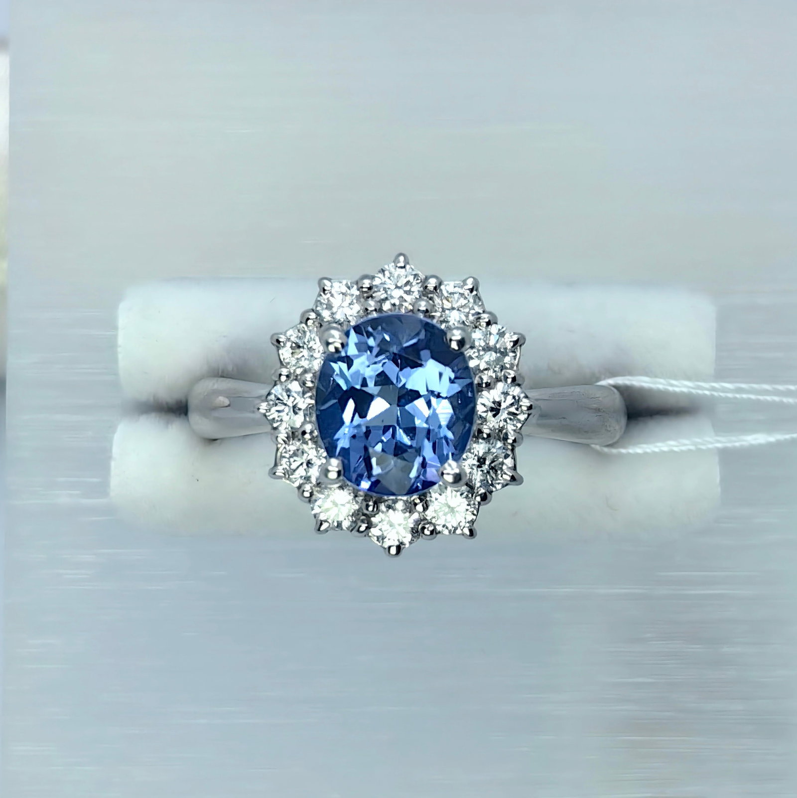 Pt900 Tanzanite Diamond Ring (1 of 3)