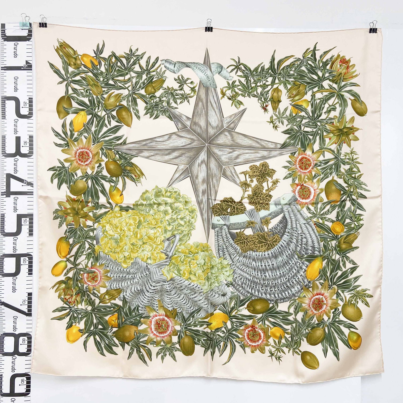 HERMES Passiflores Silk Scarf Pink x Green: Item Name:HERMES Passiflores Silk Scarf Pink x Green Box Brand:Hermes Model No.:N/A Size:88cm*88cm Material:Silk Accessories:Box