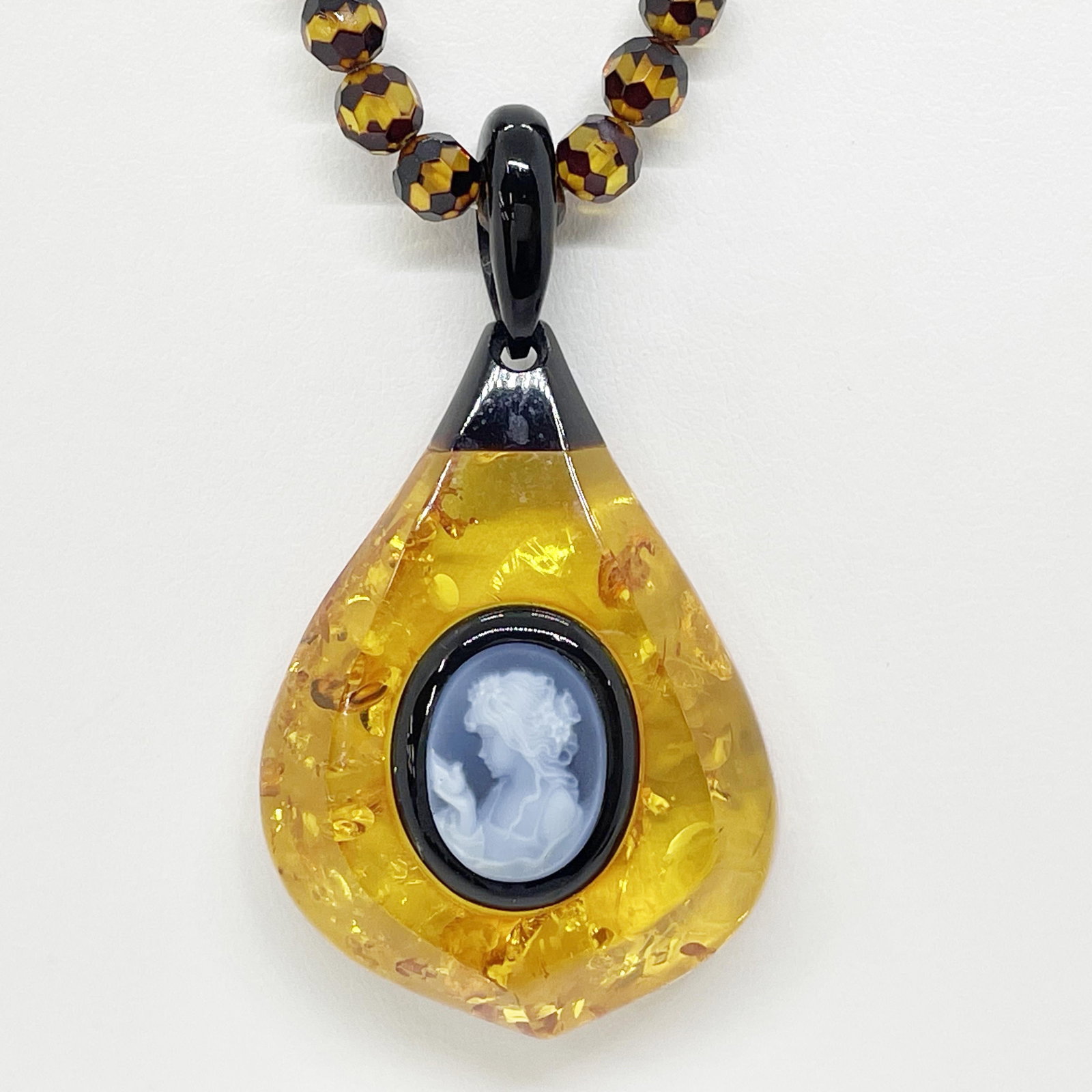 K18 Amber Necklacce - 2