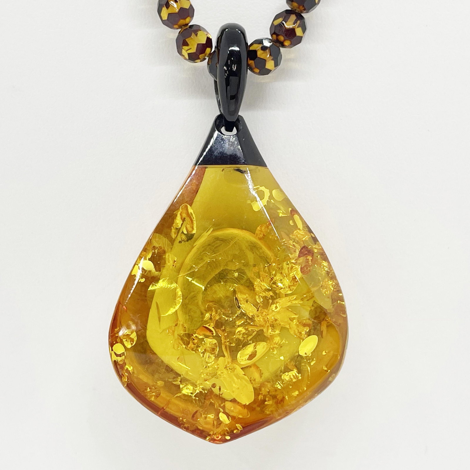 K18 Amber Necklacce - 5