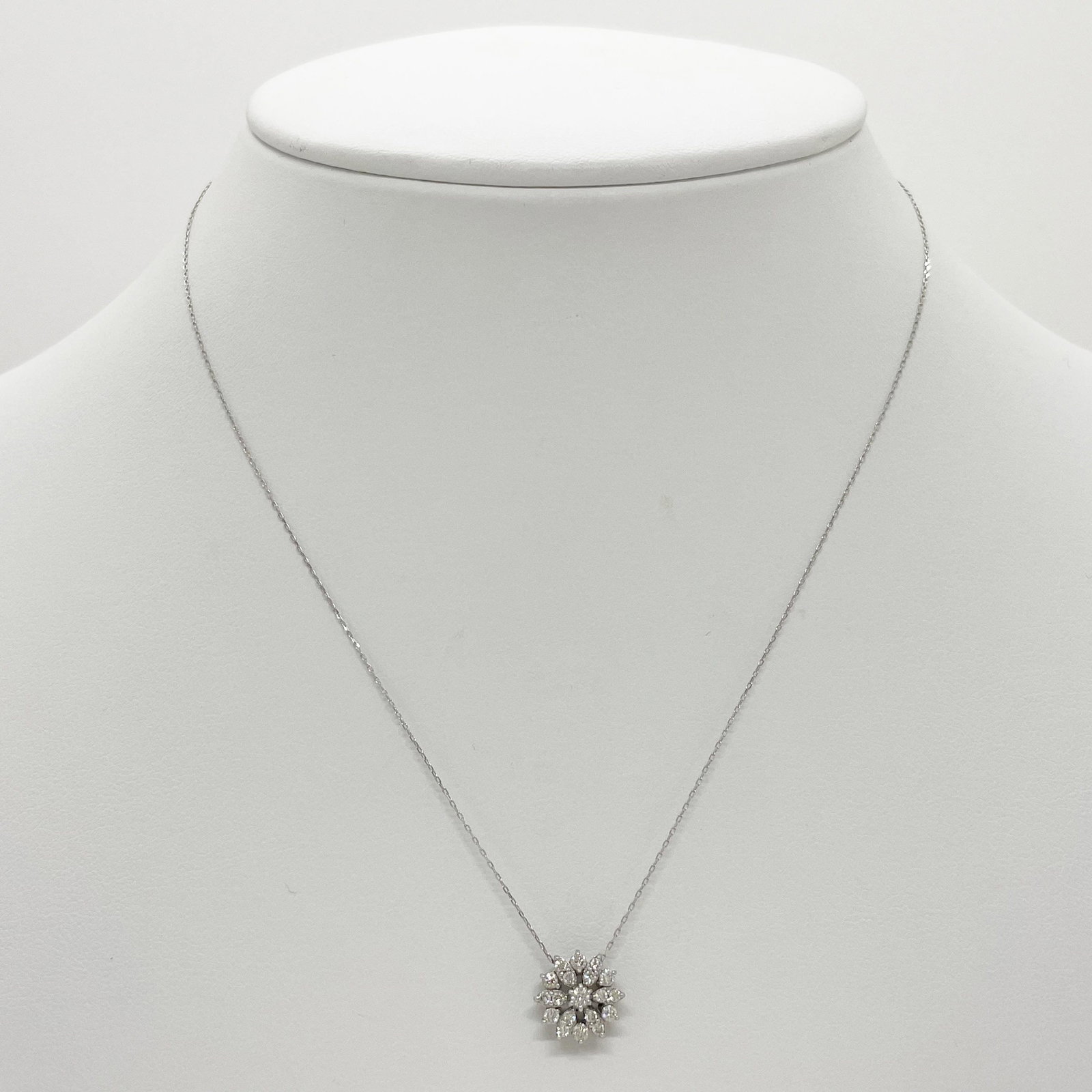 Pt850/Pt900 Diamond Necklace: Type: Necklace Metal:Platinum Diamond:0.30ct Size:40cm Signed By:N/A