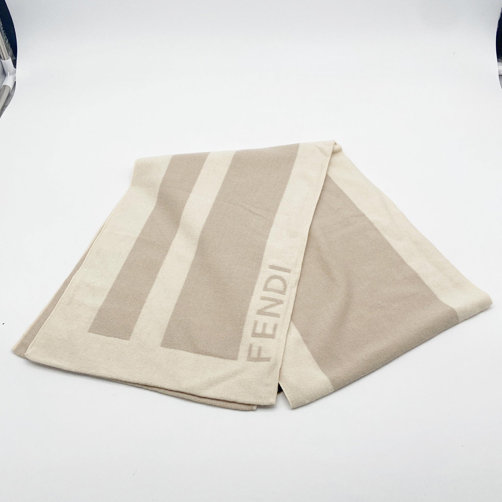FENDI Muffler Wool Beige (1 of 3)