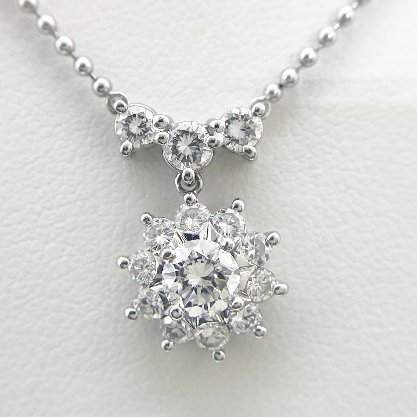 Pt900/Pt850 Diamond Necklace: Type: Necklace Metal:Platinum Diamond:0.10ct Size:41cm Signed By: N/A