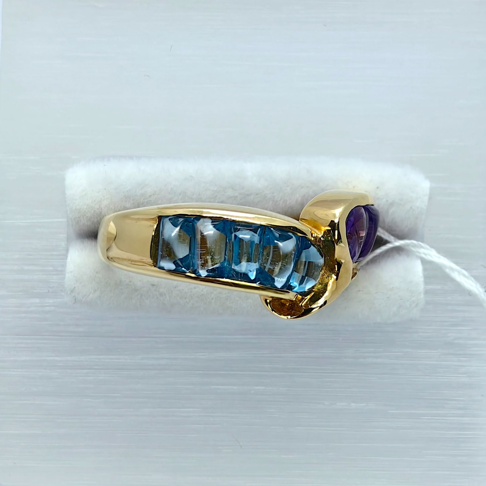 18K Multi Stone Diamond Ring: Type: Ring Metal:18K Yellow Multi Stone:2.43ct Diamond:0.06ct Size:6(US) Signed By: N/A