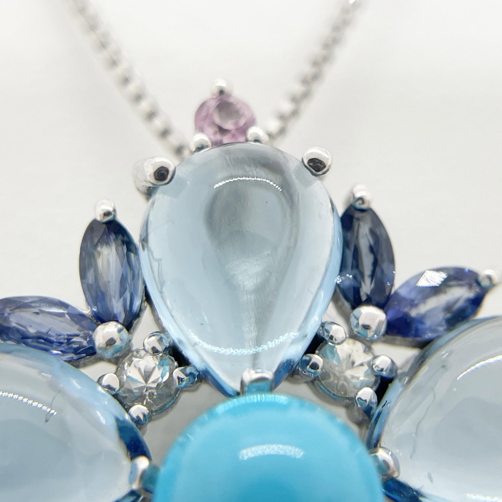 K18 Multi Gemstone Diamond Necklace: Type: Necklace Metal:K18 White Gold Multi Gemstone:11.77ct Diamond:N/A Size:48cm Signed By: N/A