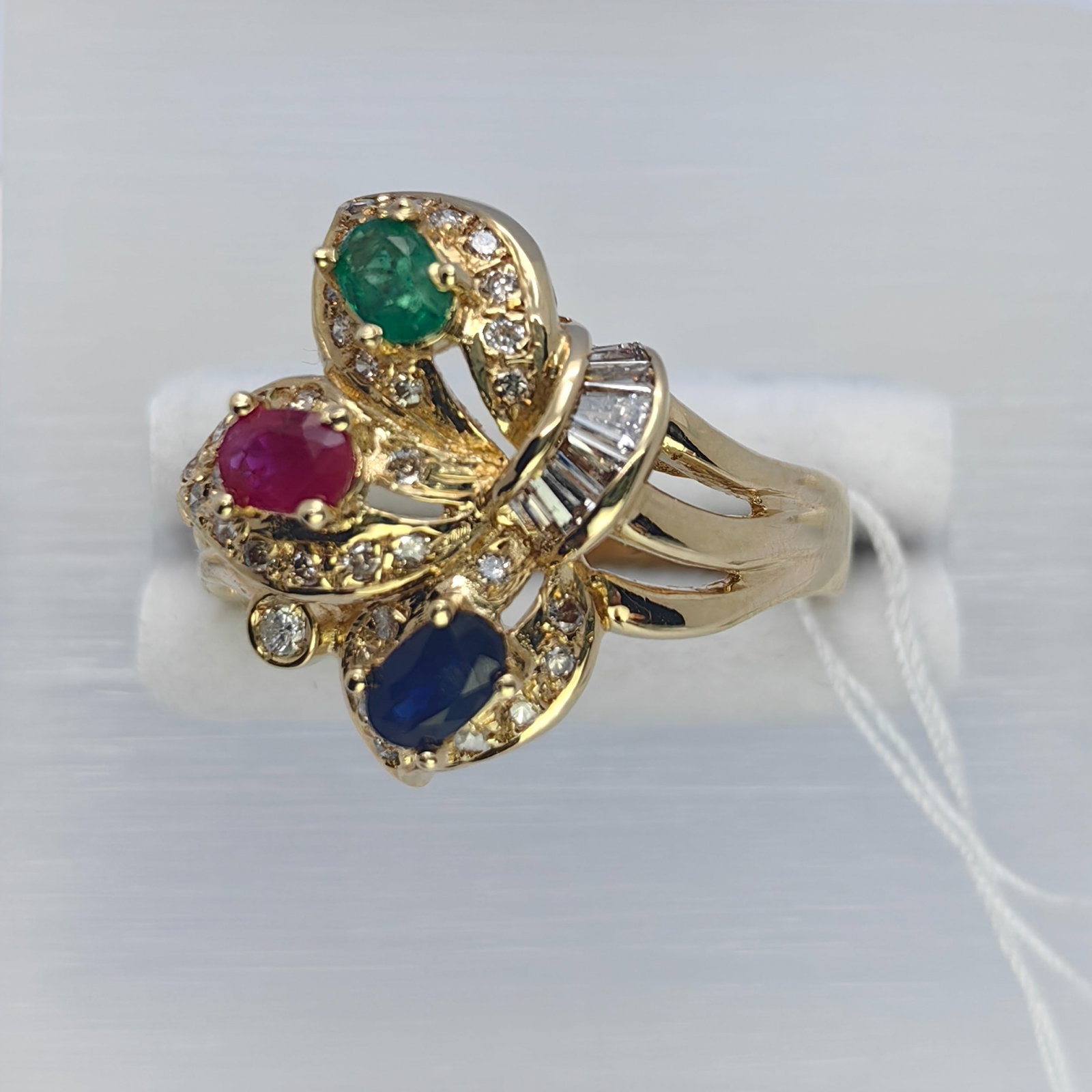 18K Multistone Diamond Ring (1 of 3)