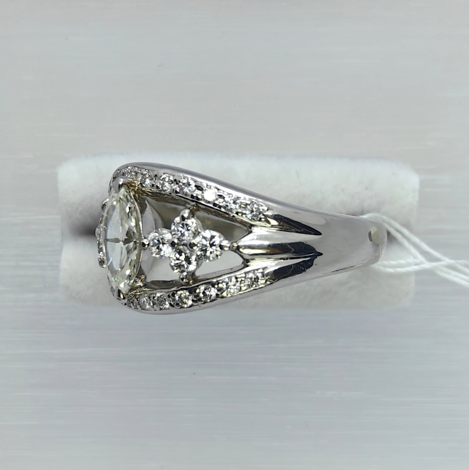 Pt900 Diamond Ring - 2