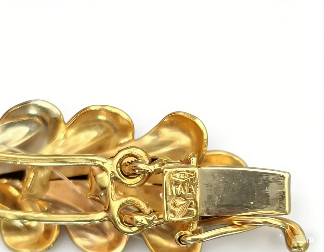 TRES BELLE 18K Gold Necklace (1 of 1)