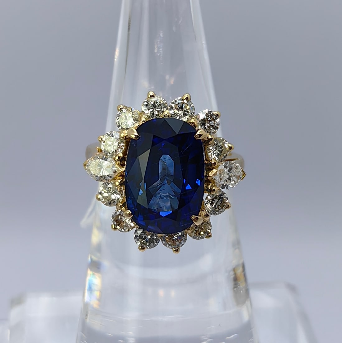 K18 Sapphire Sri Lanka Royal Diamond Ring (1 of 4)
