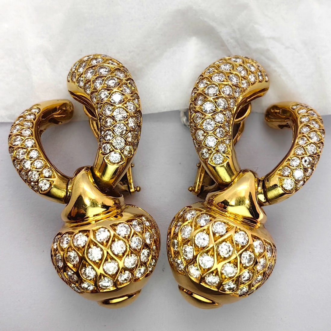 BVLGARI BULGARI K14 Diamond Earring: Type: Earring Metal:K14 Yellow Gold Diamond:11.40ct Size:N/A Signed By: BVLGARI,585