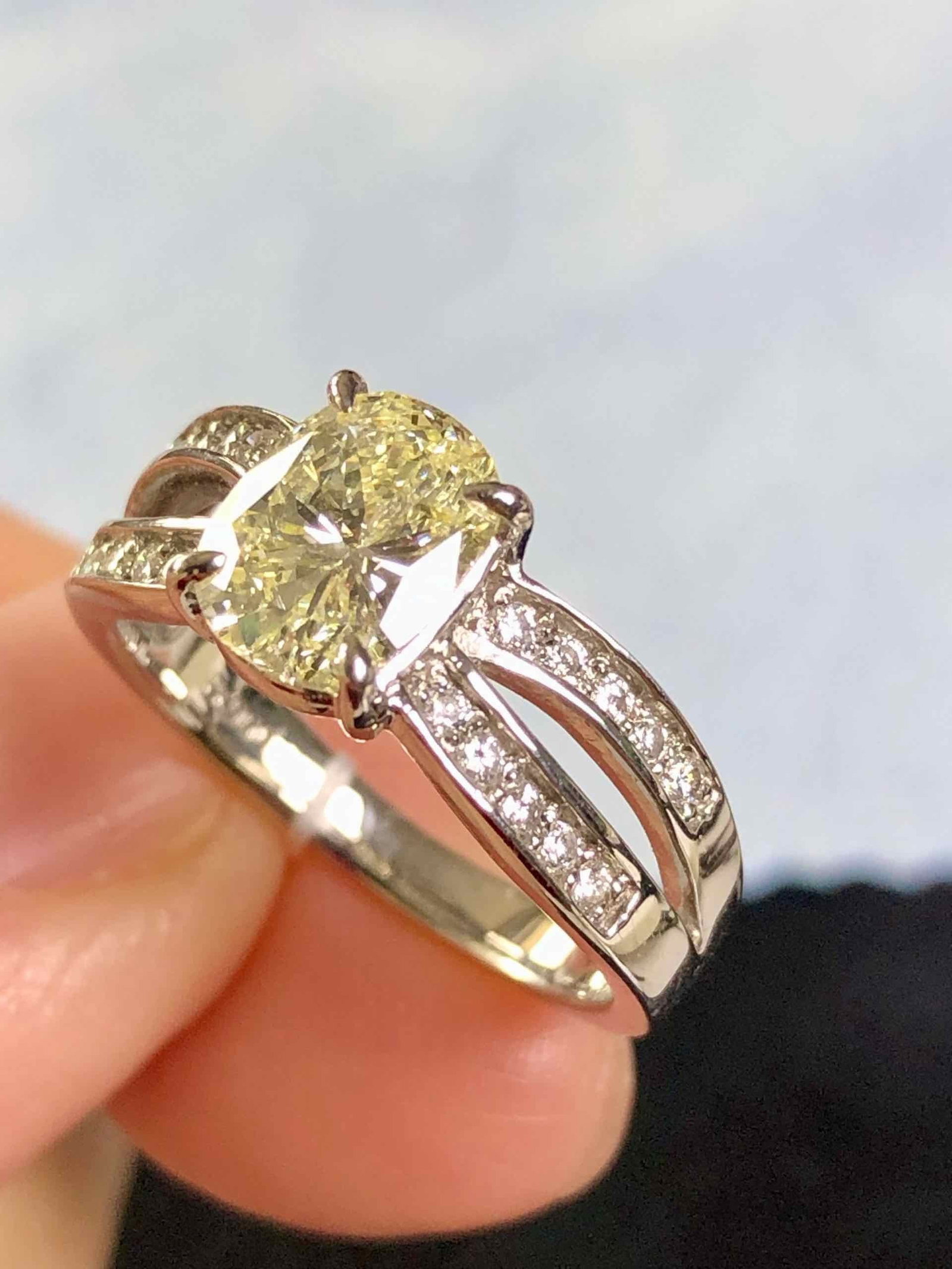PT900 DIAMOND RING - 3