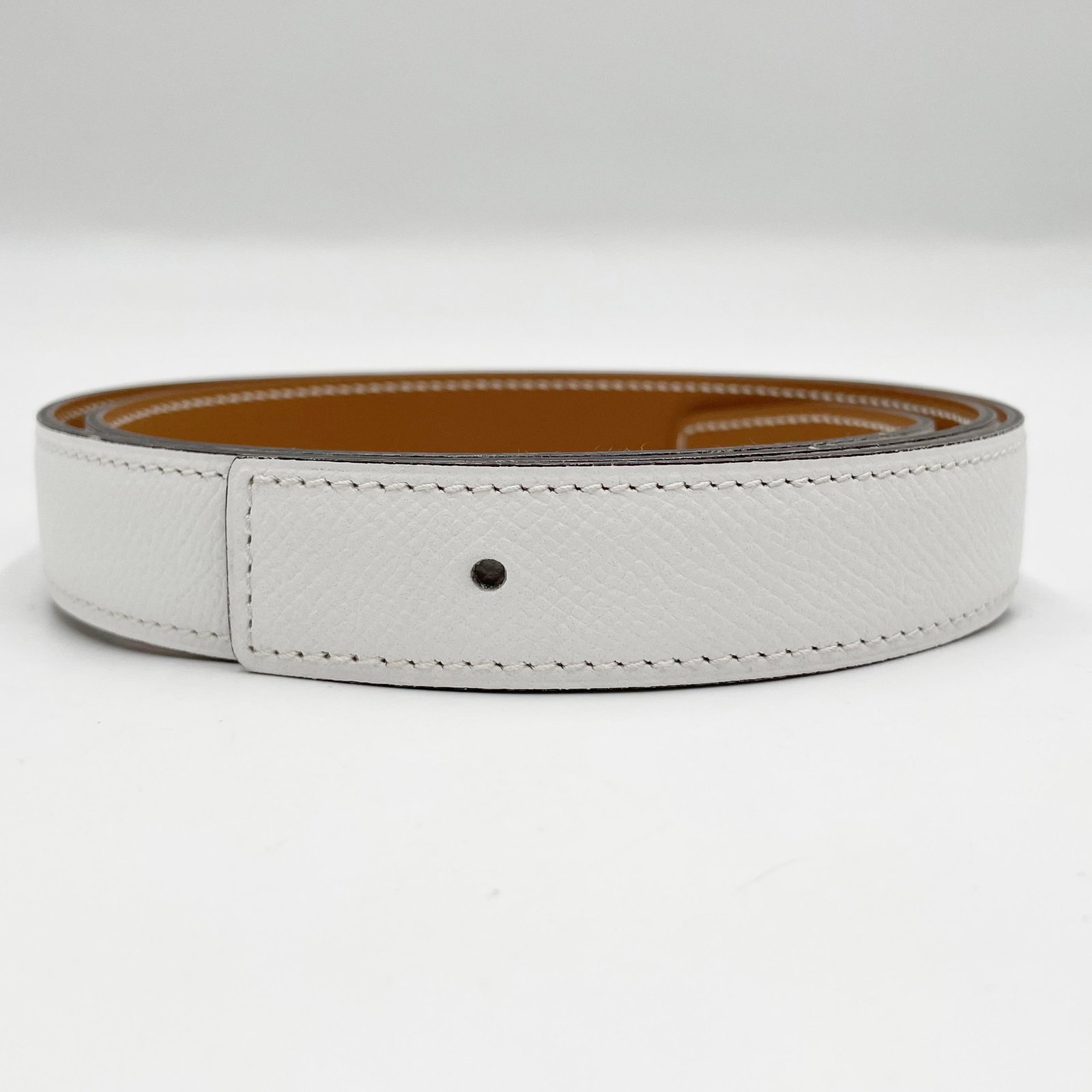 HERMES Constance Belt White x Brown: Brand:HERMES Model No.: N 2010YR Sizs:85cm*2.8cm Material:Epsom Color:White x Brown Accessories:N/A