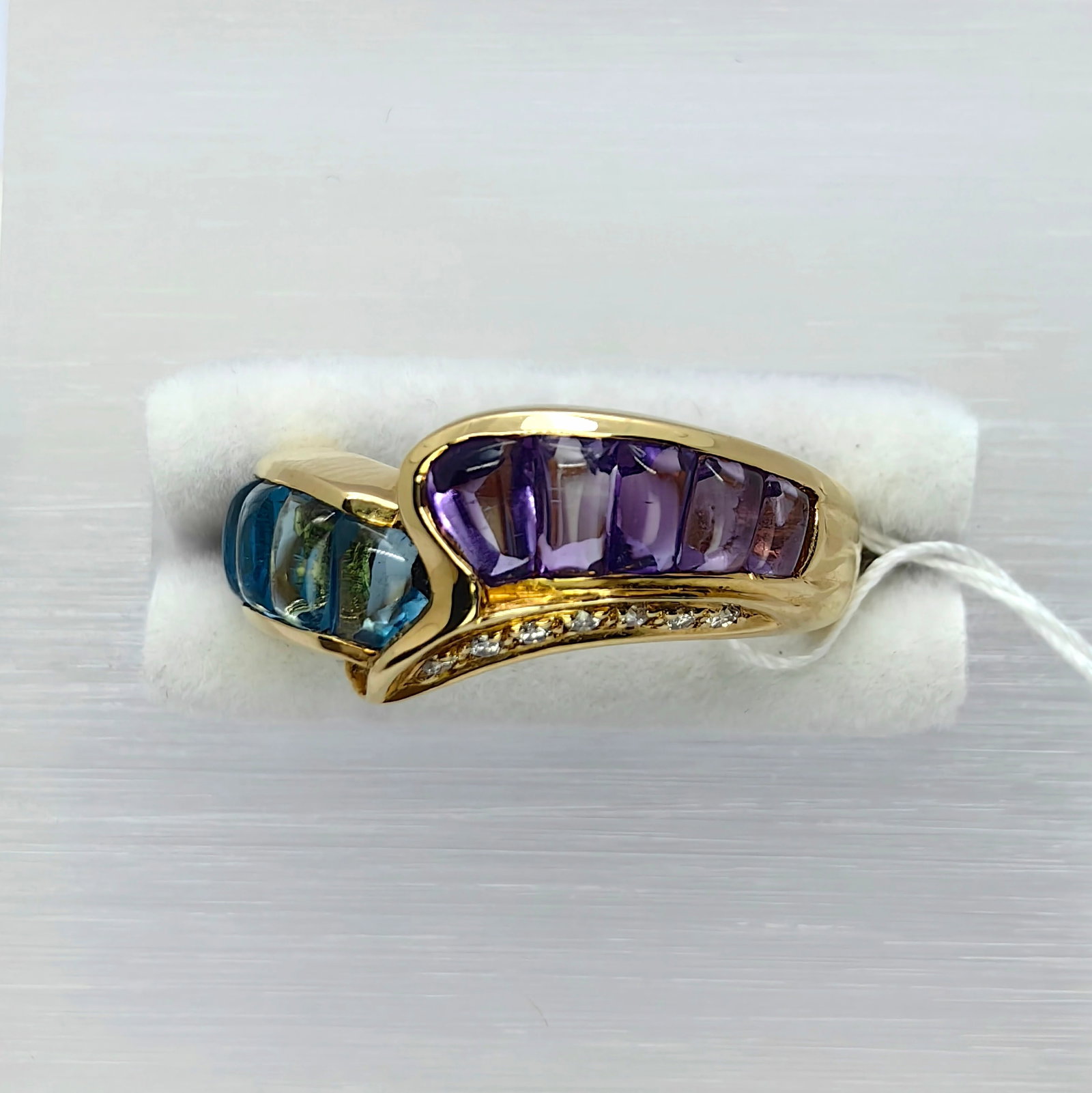18K Multi Stone Diamond Ring: Type: Ring Metal:18K Yellow Multi Stone:2.43ct Diamond:0.06ct Size:6(US) Signed By: N/A