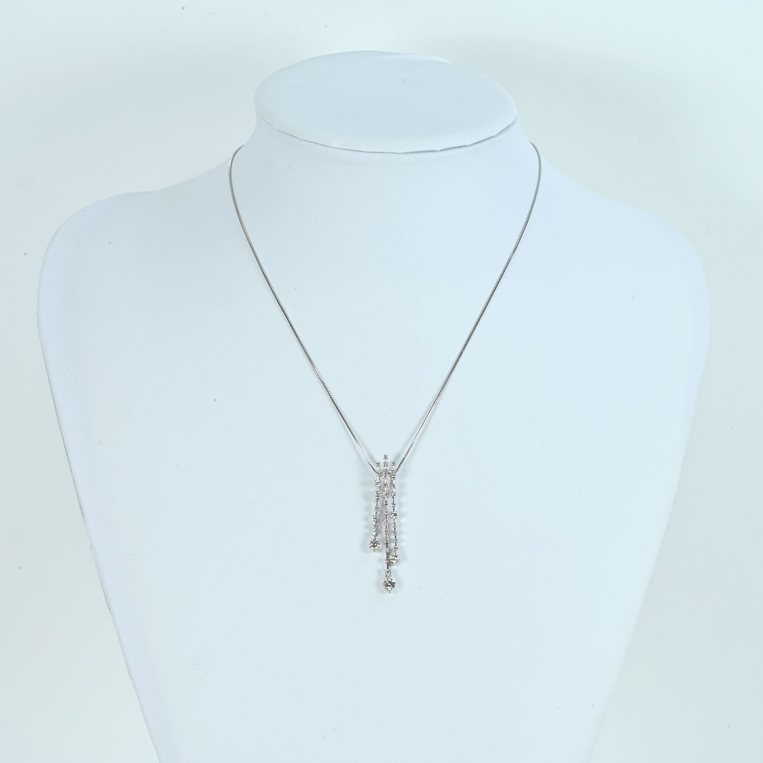 K18 Diamond Necklace: Type: Necklace Metal:K18 White Gold Diamond:1.08ct Diamond:0.66ct Size:45cm Signed By:N/A