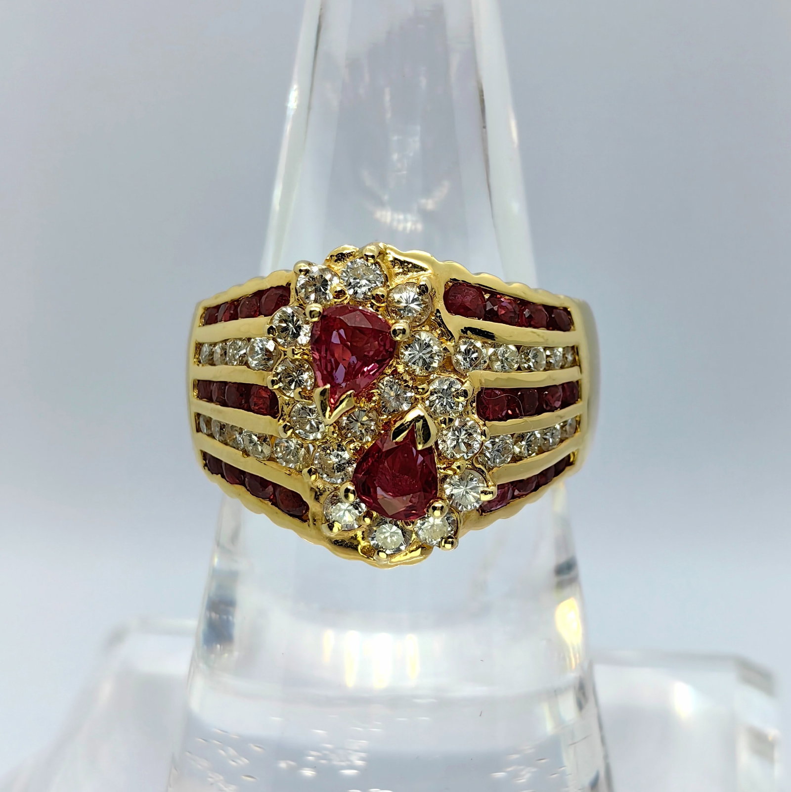 K18 Ruby Diamond Ring: Type: Ring Metal:K18 Yellow Gold Ruby:1.50ct Diamond:0.97ct Size:6(US) Signed By: N/A