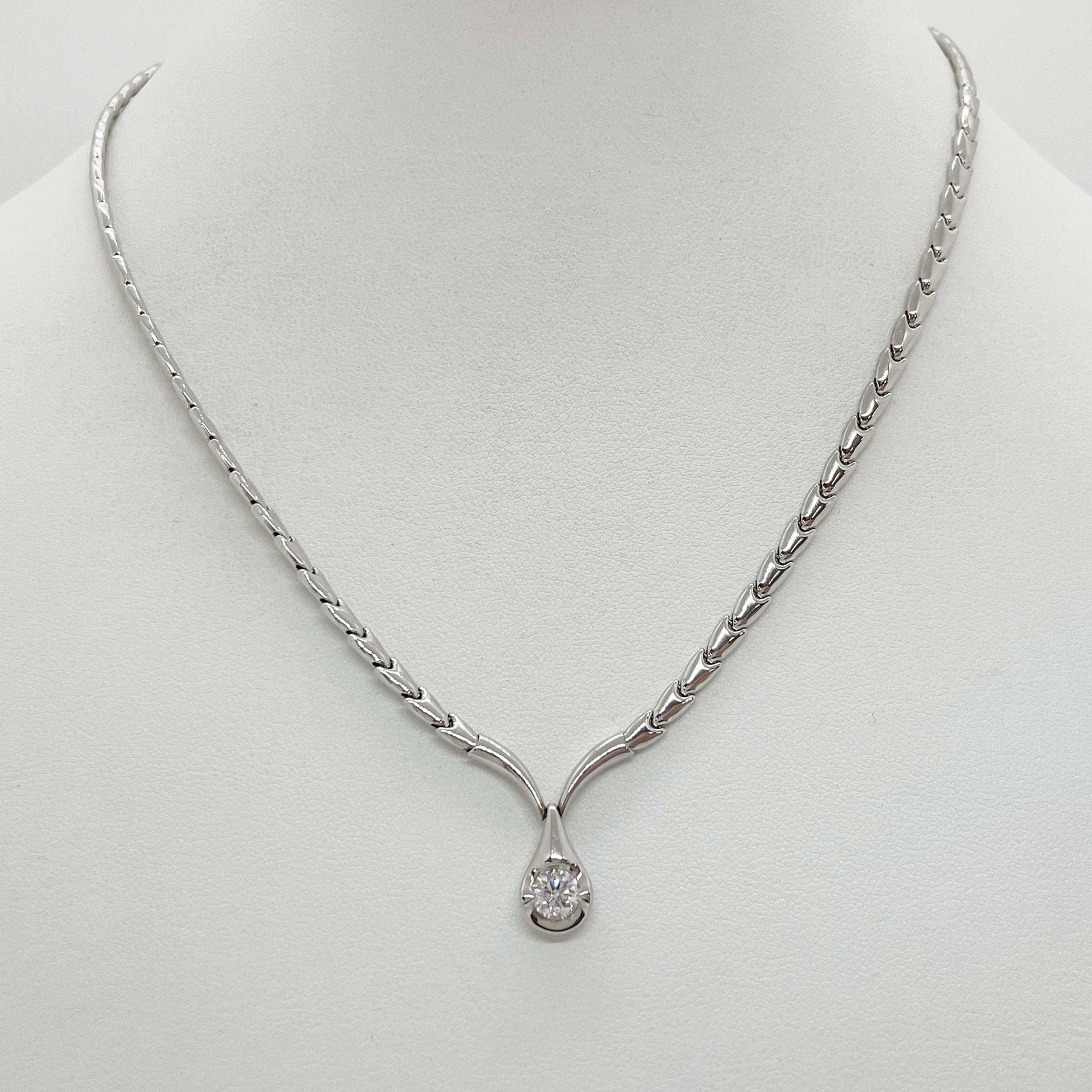 K18 Diamond Necklace: Type: Necklace Metal:K18 White Gold Diamond:0.513ct Size:42cm Signed By: N/A