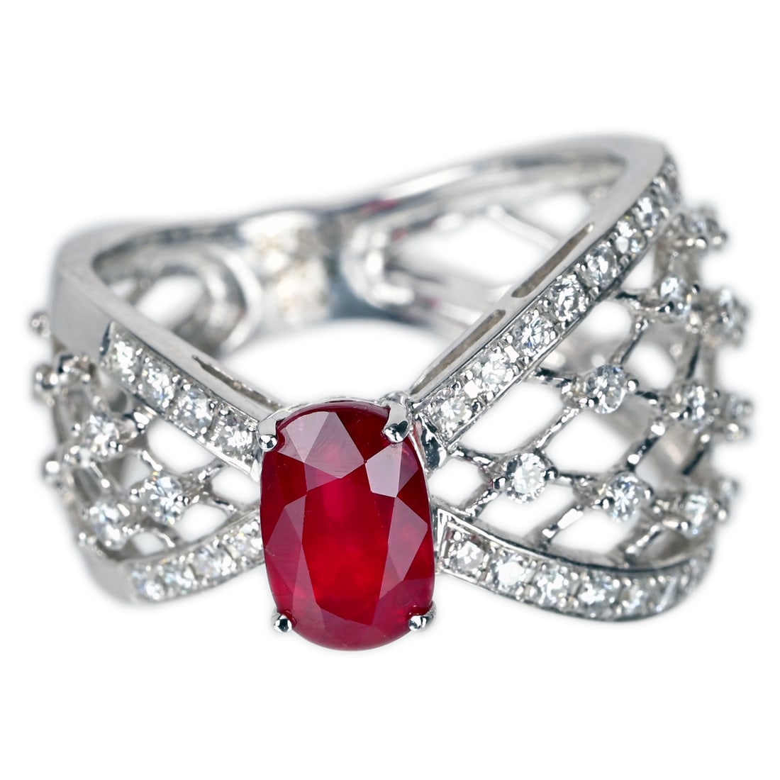 18K Mozambique NH VVDR Ruby Diamond Ring: Type: Ring Metal:18K White Gold Ruby:2.01ct Diamond:0.56ct Size:6.5(US) Signed By: N/A Additional Information: GRS