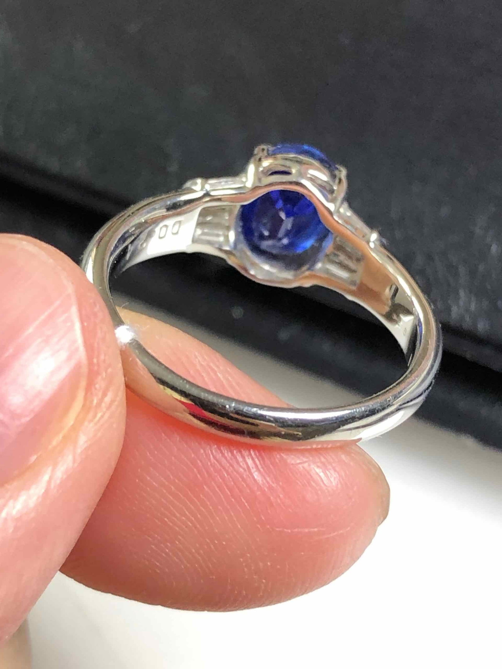 PT900 SAPPHIRE RING - 5
